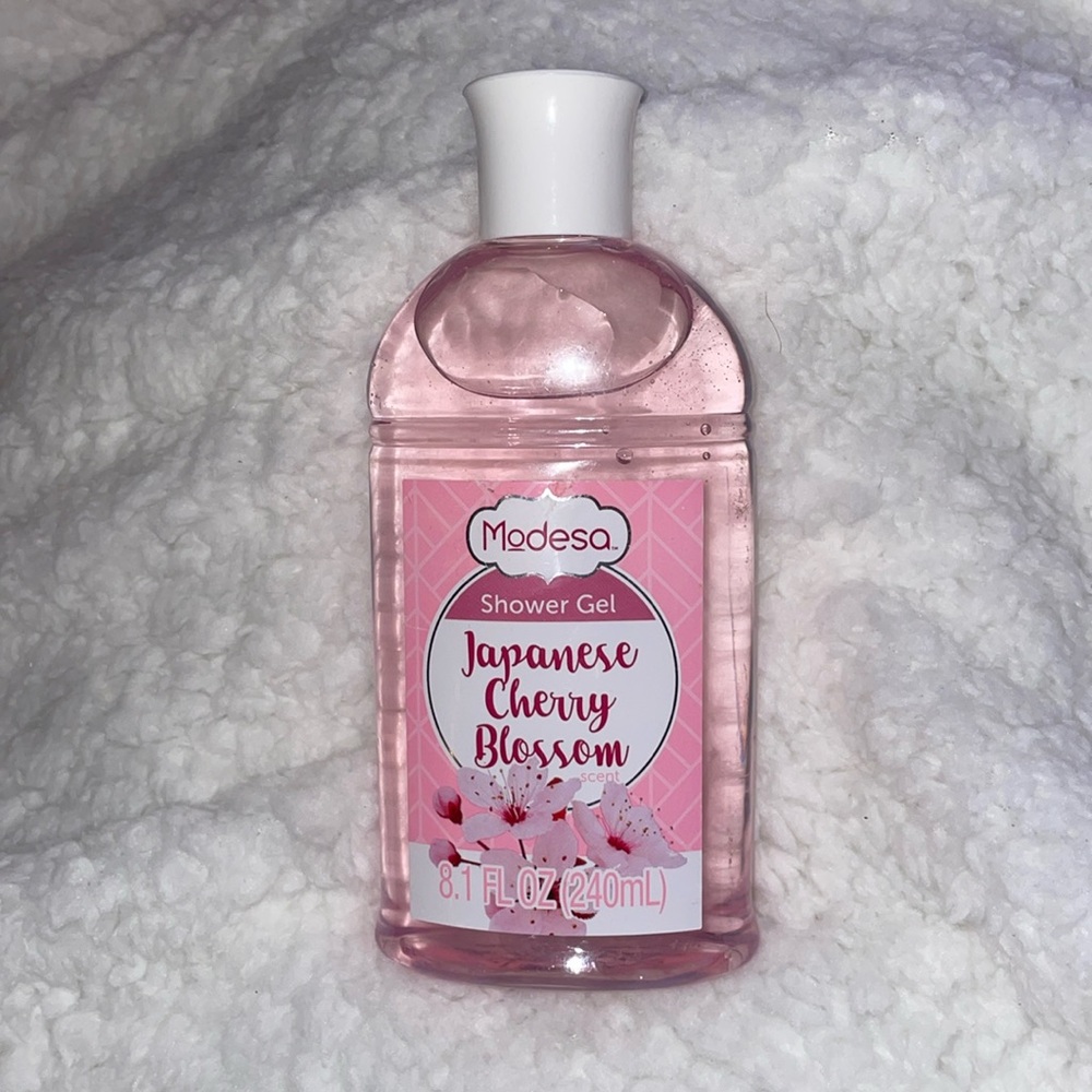 japanese cherry blossom shower gel